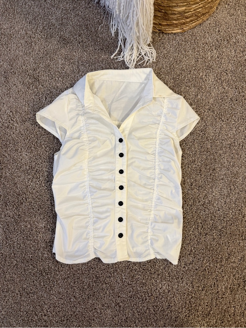 ROMWE White Ruched Button-Front Cap Sleeve Blouse